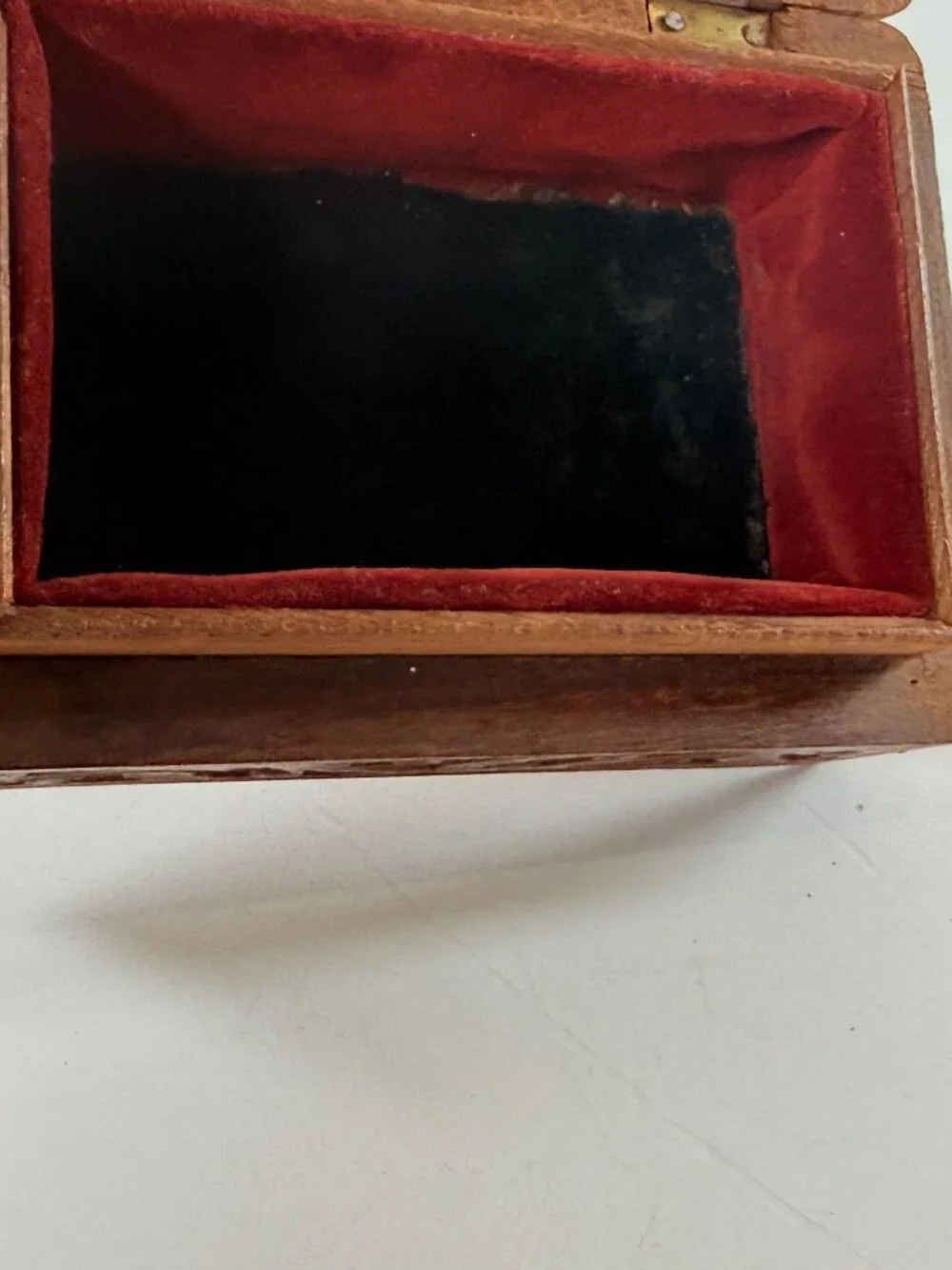 Vintage Hand Carved Rosewood Trinket Box Floral Gold Inlay India